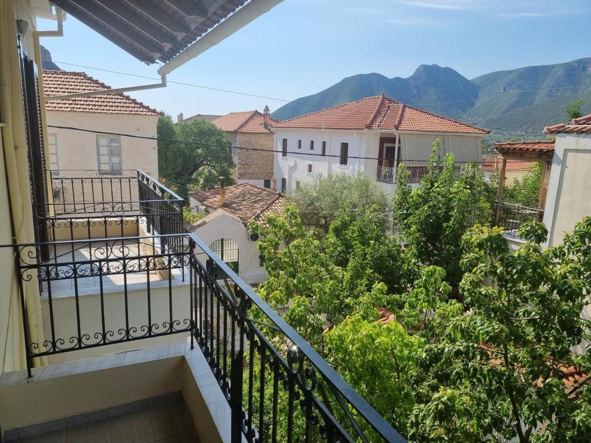 Apartment Theodoros Leonídion エクステリア 写真