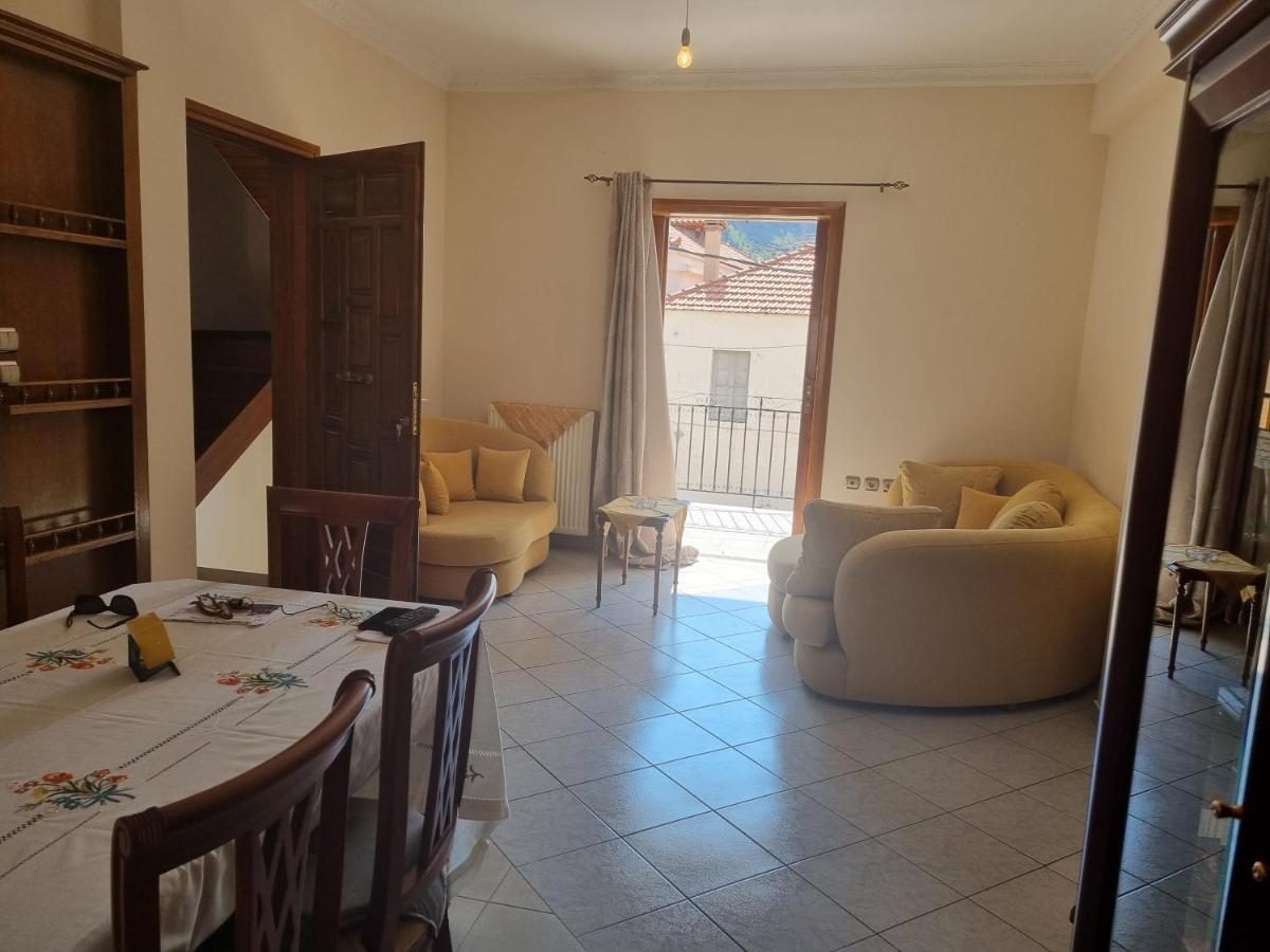 Apartment Theodoros Leonídion エクステリア 写真